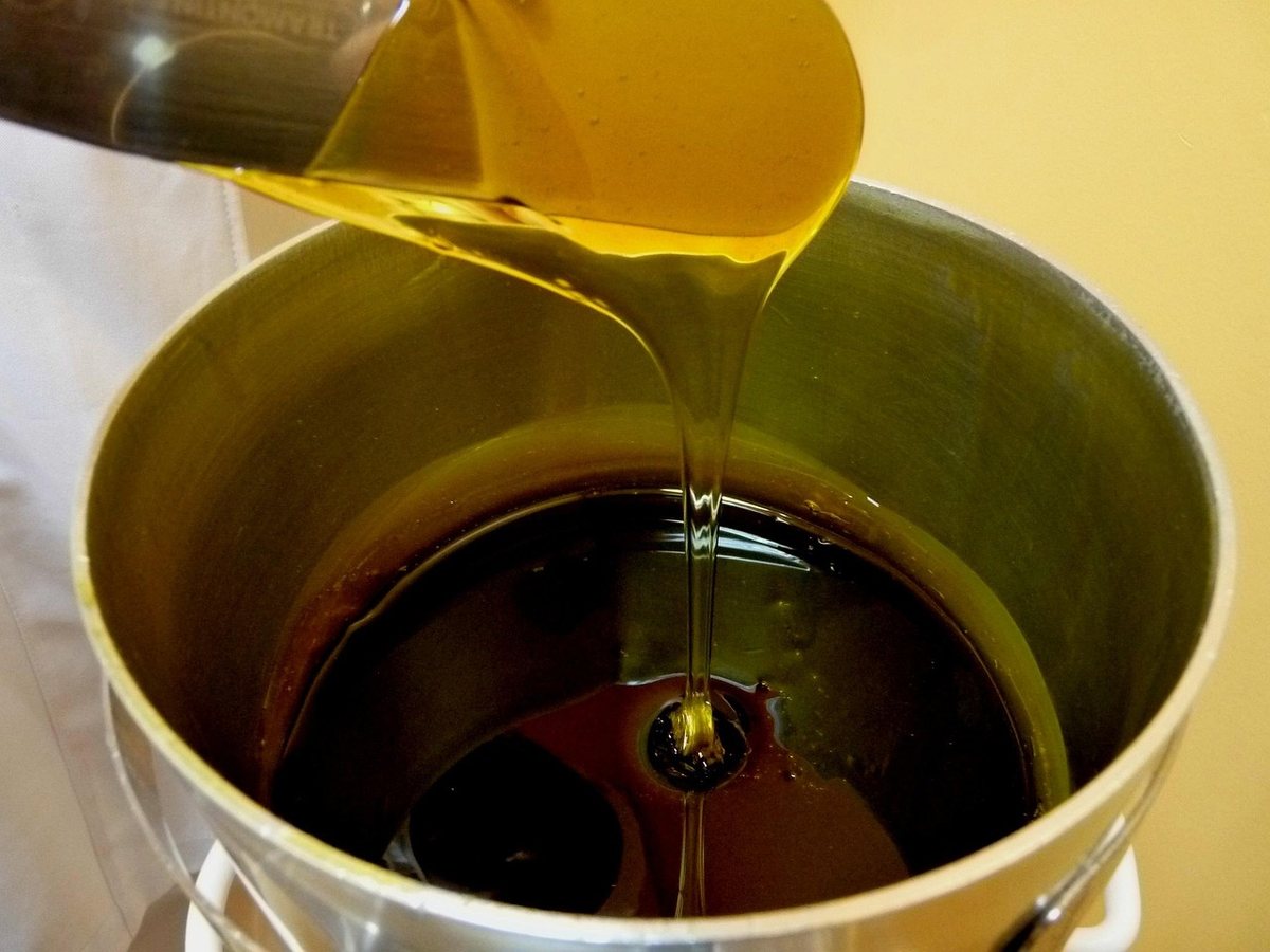 Cire tiède et spatule pour une épilation douce